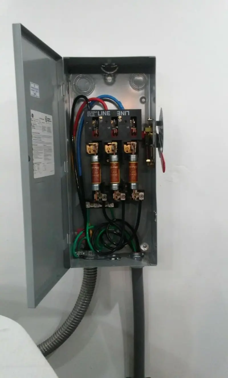 Three-phase disconnect switch installed for Electrical Wiring & Rewiring in DeCordova